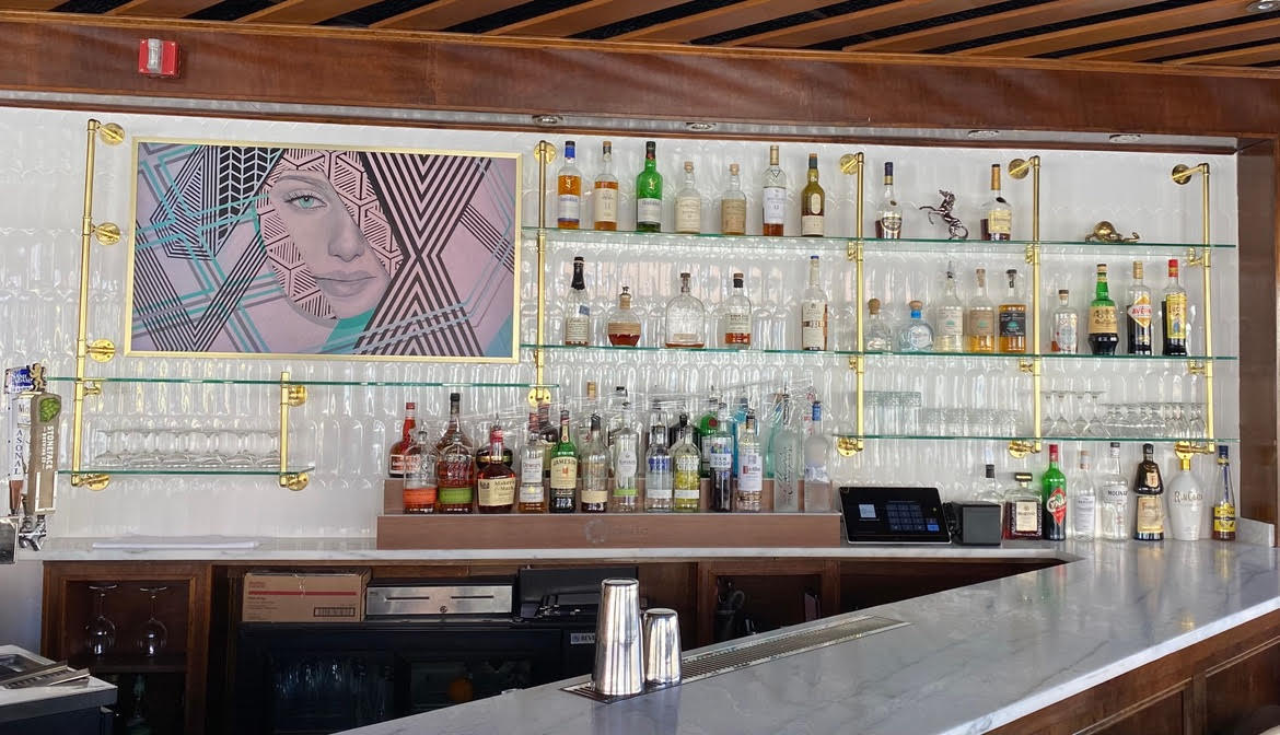 Restaurants & Bars