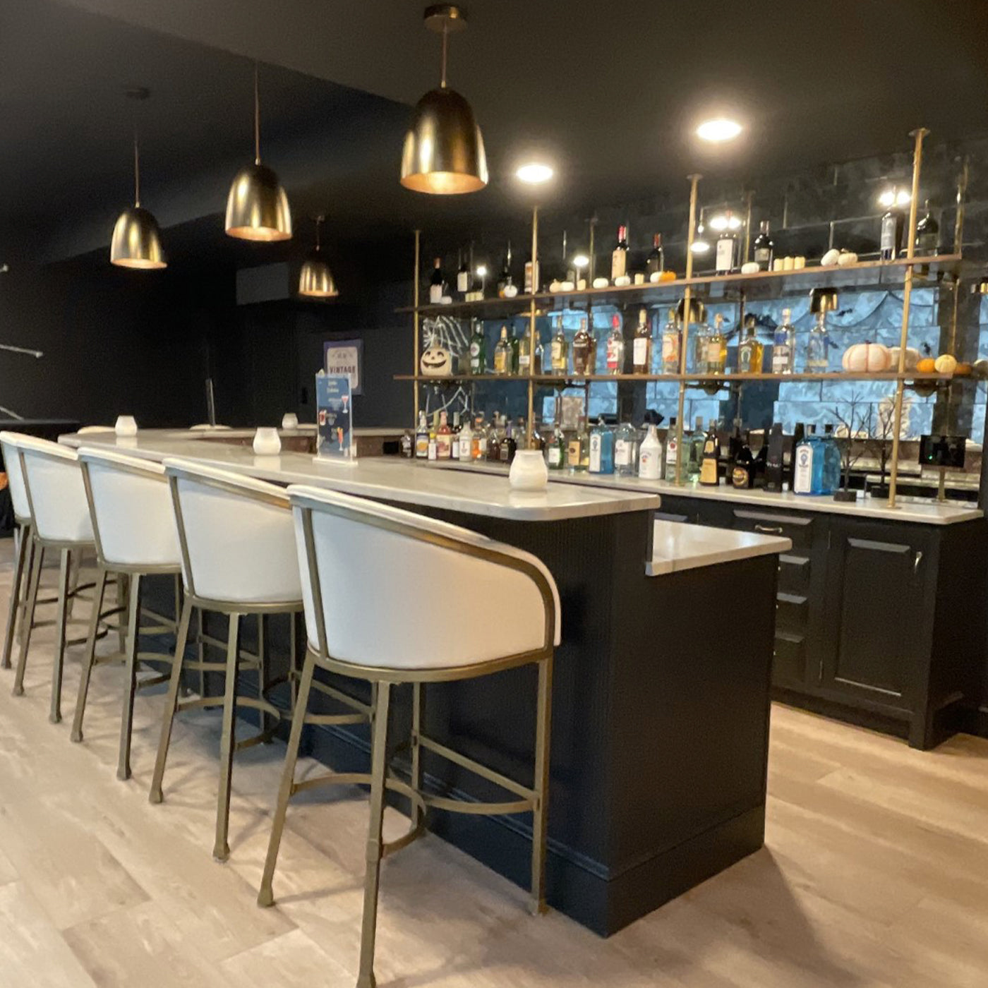 Counter to Ceiling - Modern Loft